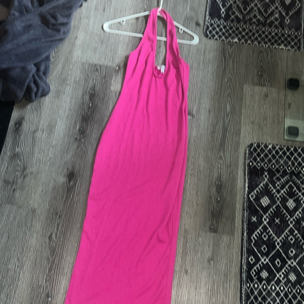 Ankle length sundress, stretchy material will fit a size small